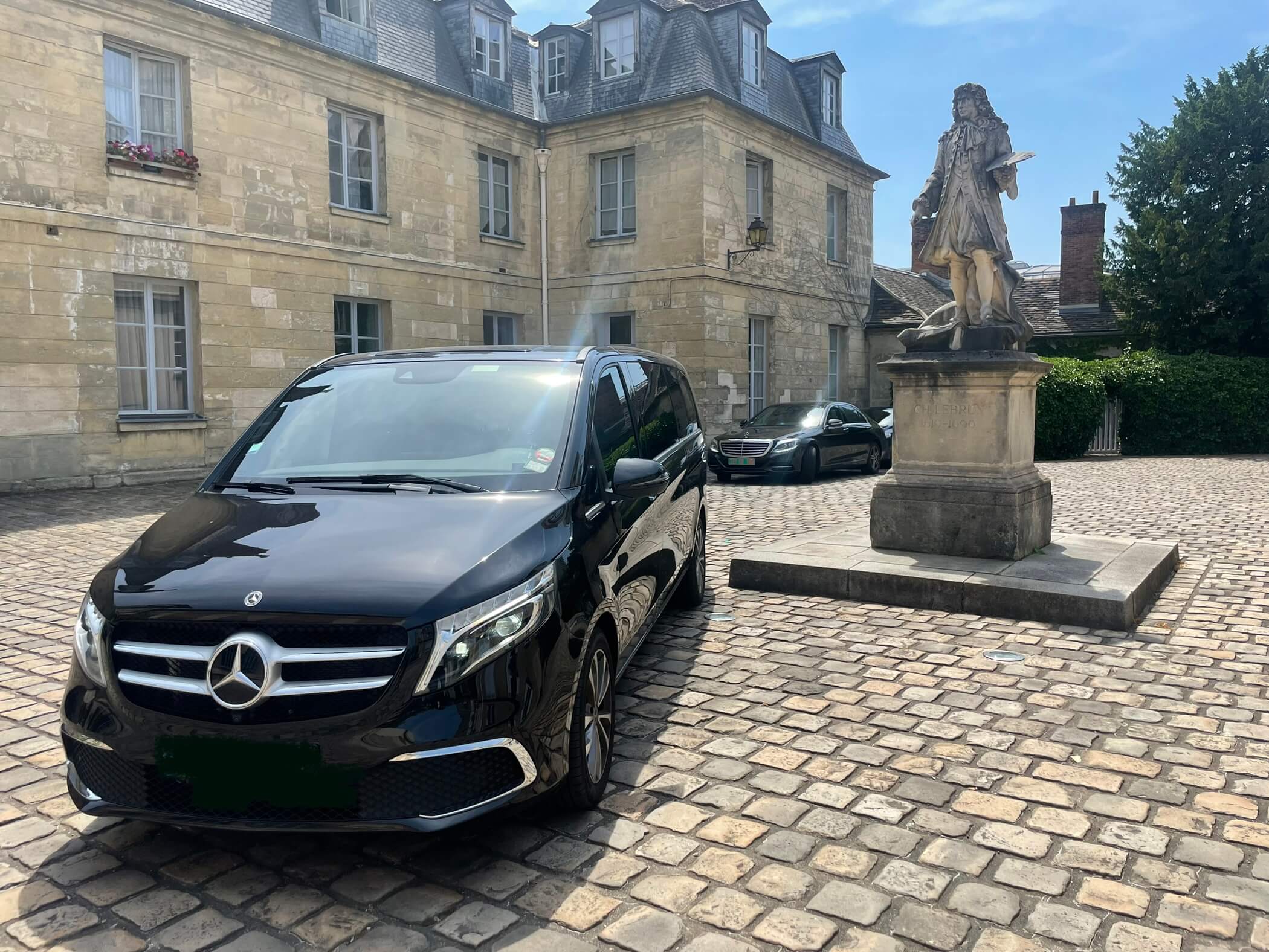 Mercedes Classe V mise à disposition chauffeur privé Paris château